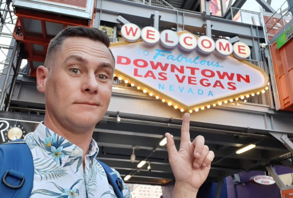 The Bowtie Balloon Guy performs in Las Vegas.